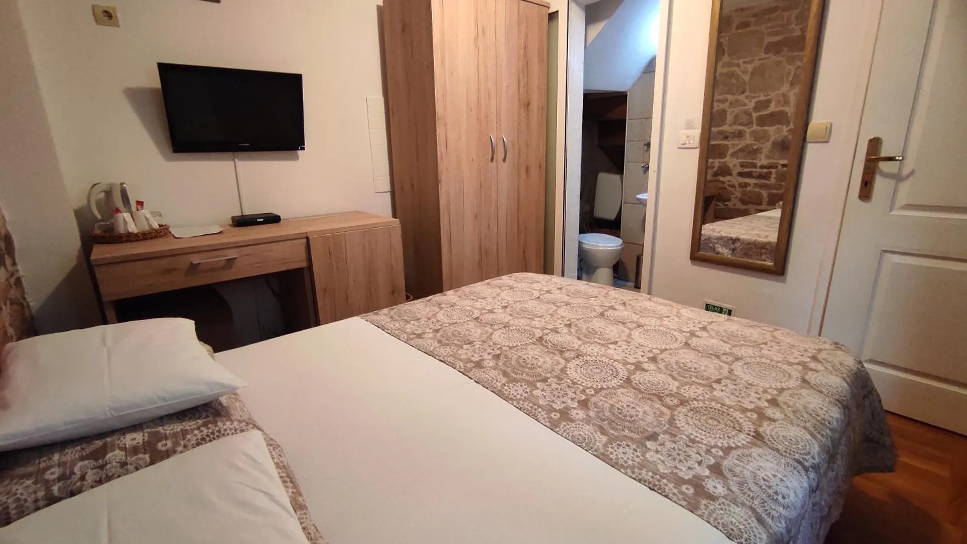 Guest house Guesthouse Mirula Split
