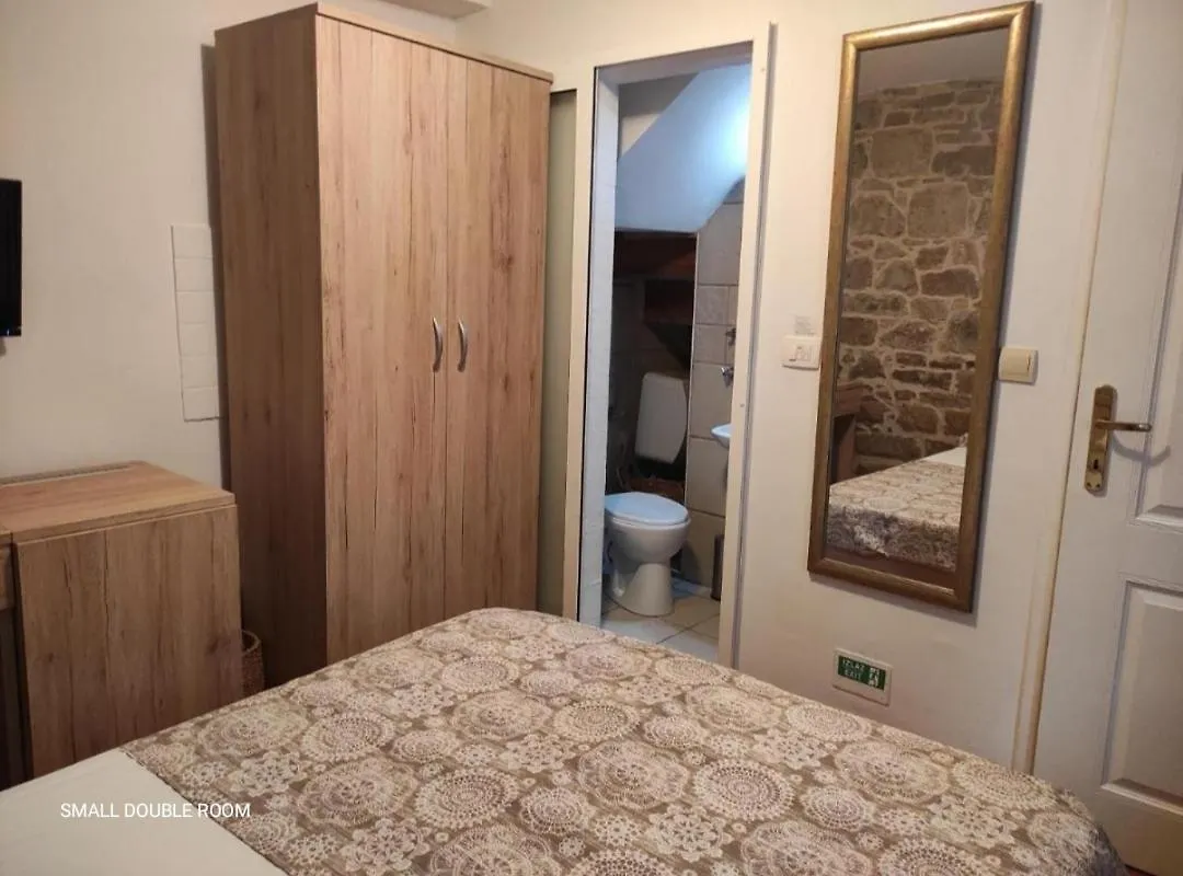 Guesthouse Mirula Split 3*,  Croacia