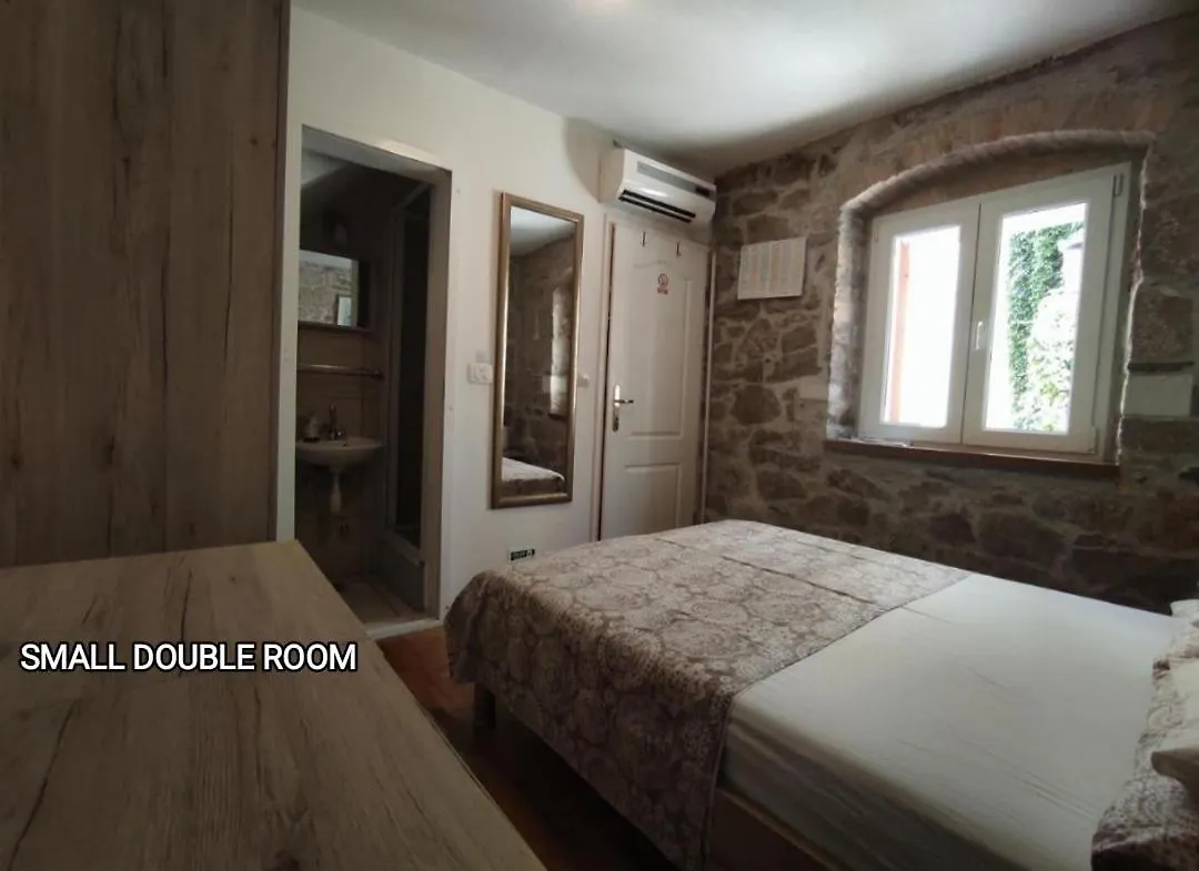 Guesthouse Mirula Split 3*,
